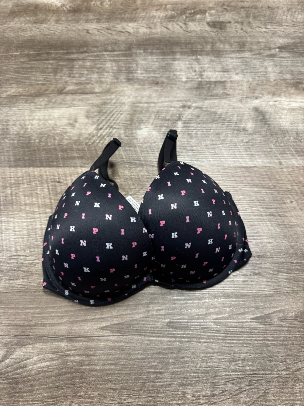 PINK Victoria’s Secret Wear Everywhere Super Push Up Bra Size 32DD